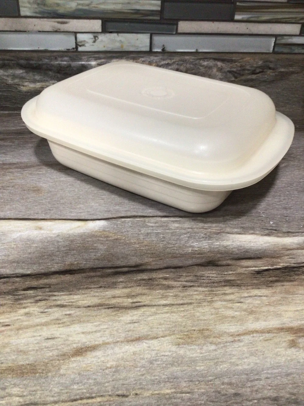 Vintage Tupperware Ultra 21 Loaf Pan & Lid 1.5 Qt Beige Microwave Oven Safe
